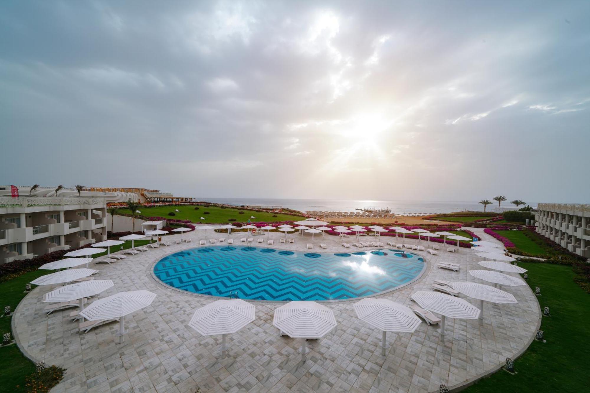 Sirena Beach Resort & Spa Marsa Alam Exterior photo